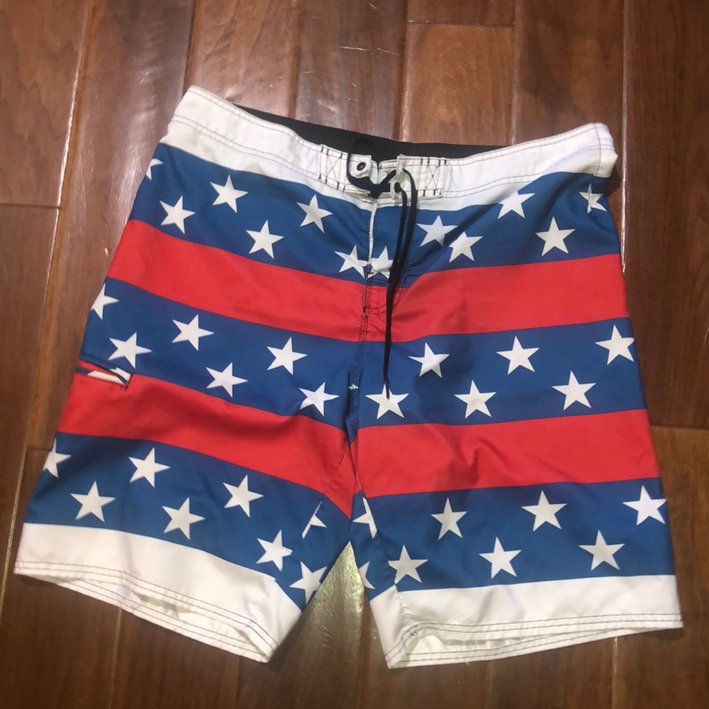 Men’s board shorts